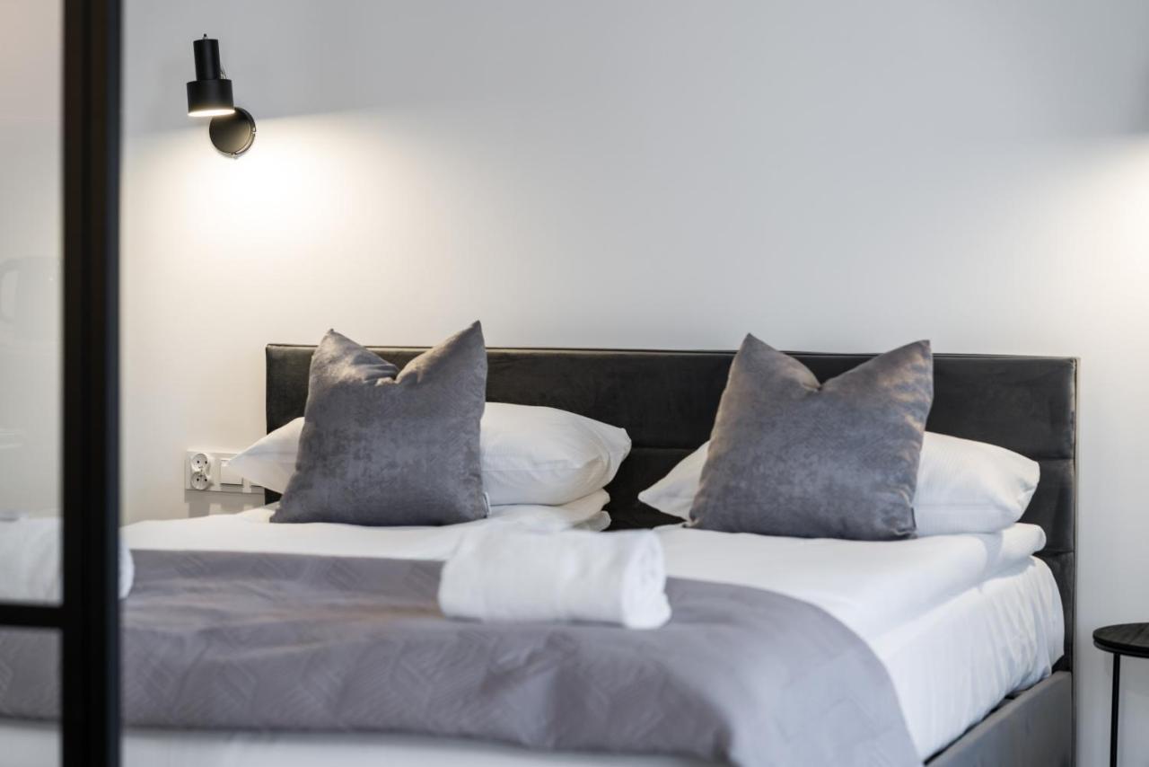 Apartments Poznan Chwaliszewo Residence With Free Garage By Noclegi Renters Buitenkant foto