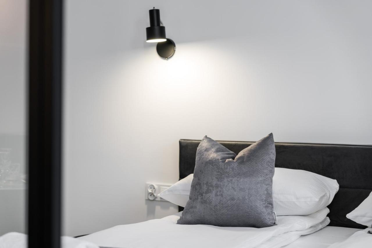 Apartments Poznan Chwaliszewo Residence With Free Garage By Noclegi Renters Buitenkant foto