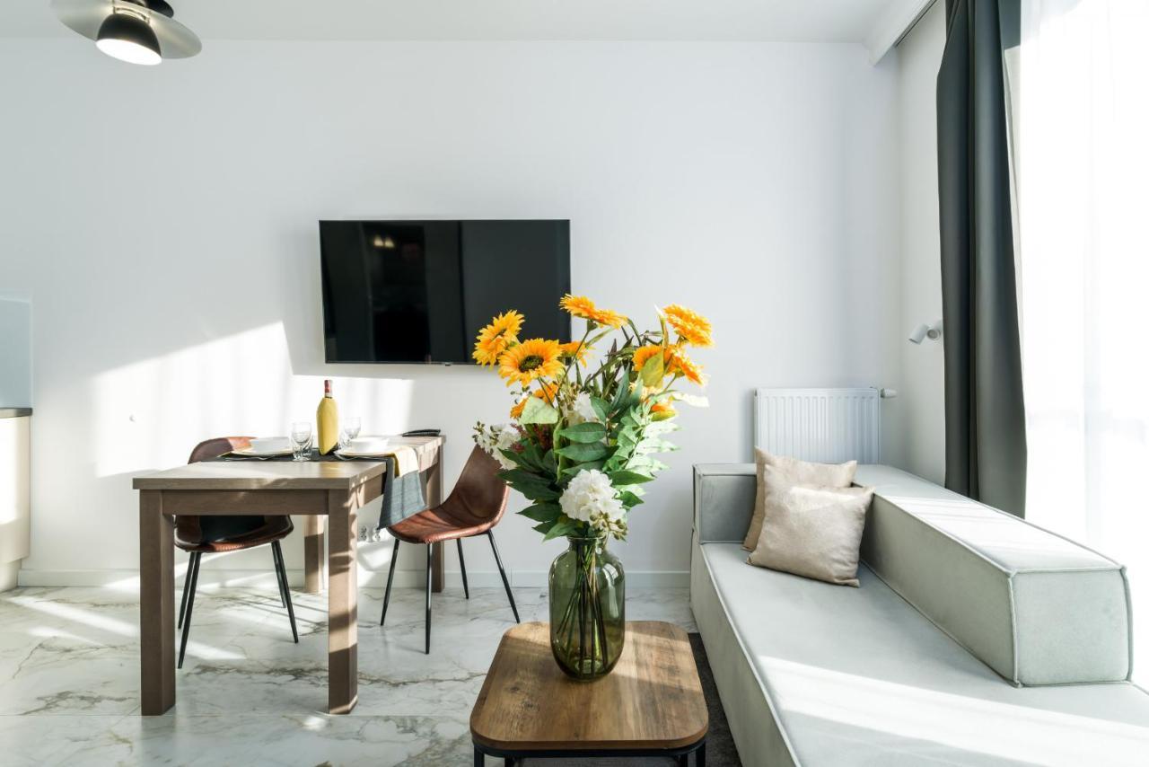 Apartments Poznan Chwaliszewo Residence With Free Garage By Noclegi Renters Buitenkant foto