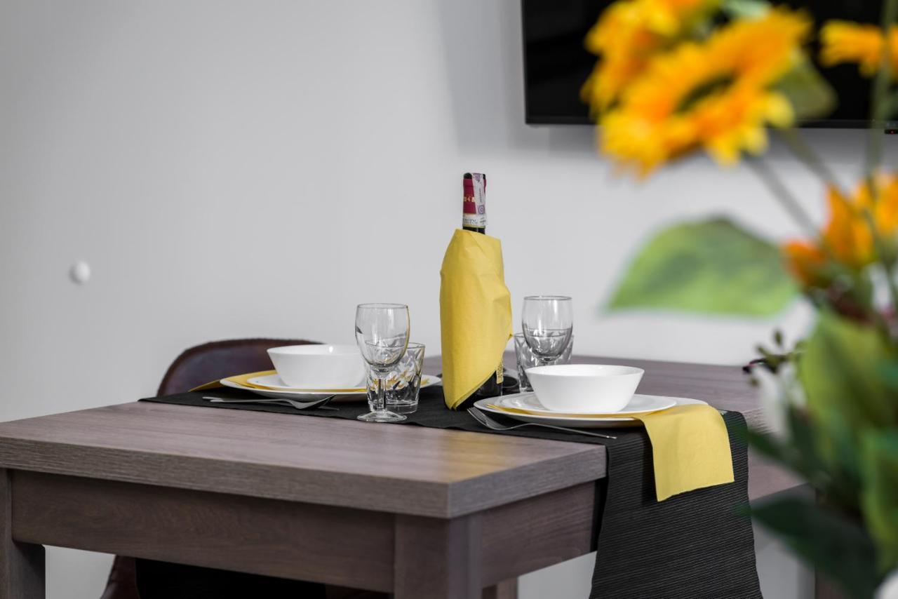 Apartments Poznan Chwaliszewo Residence With Free Garage By Noclegi Renters Buitenkant foto