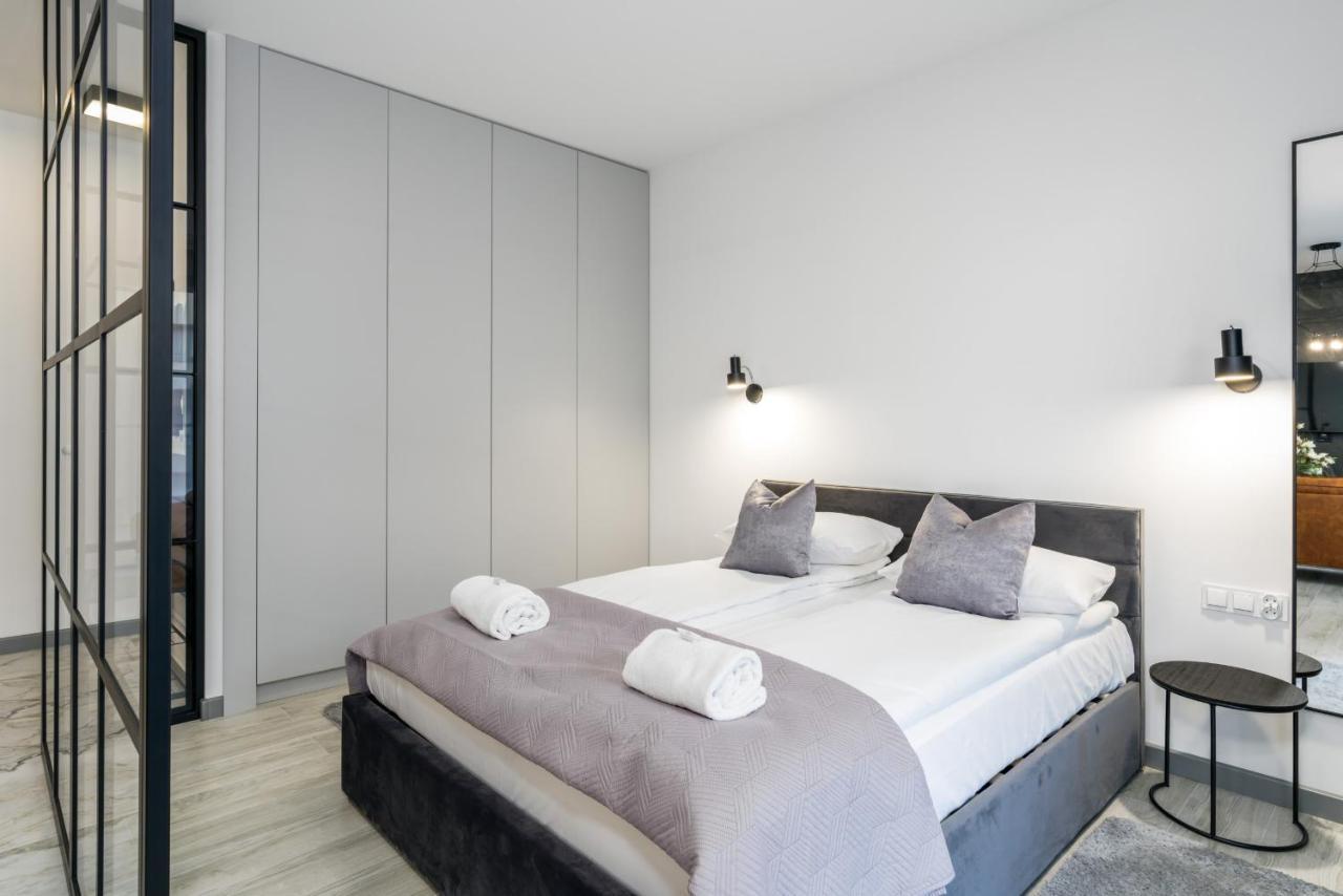 Apartments Poznan Chwaliszewo Residence With Free Garage By Noclegi Renters Buitenkant foto