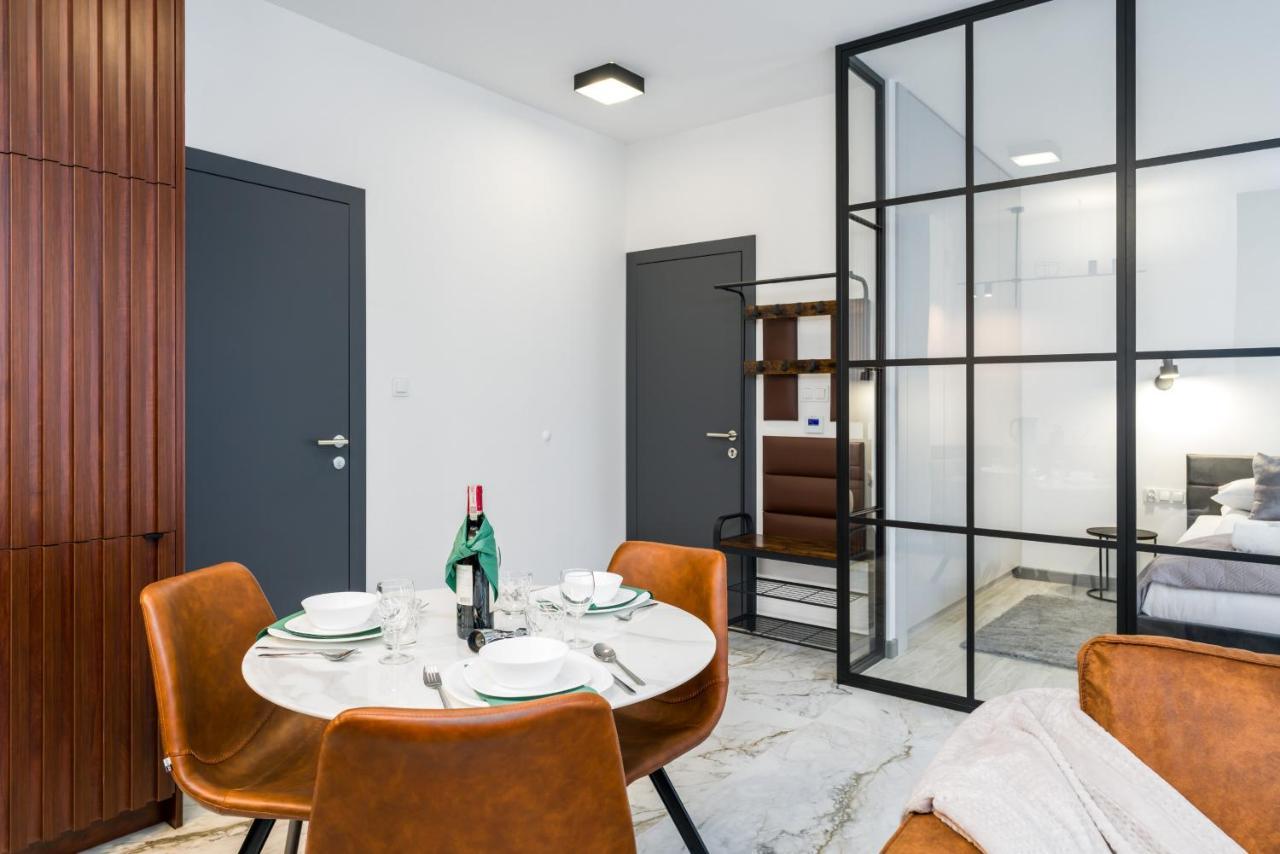 Apartments Poznan Chwaliszewo Residence With Free Garage By Noclegi Renters Buitenkant foto